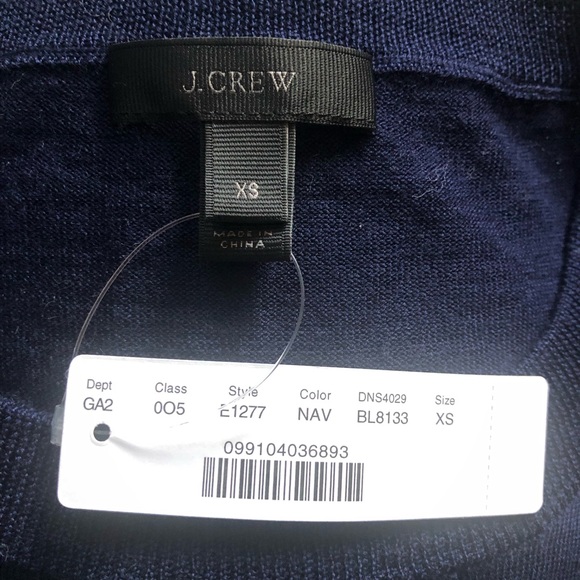 NWT ladies J.Crew navy crew neck sweater. Size XS - Picture 3 of 5